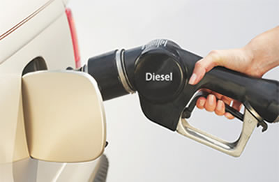 O óleo diesel é um combustível fóssil utilizado como combustível para automóvel